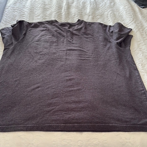 Gently Loved Carhartt Men's Dark Gray Short Sleeve Tee - Picture 6 of 7